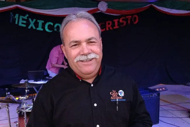 Festejan cristianos las fiestas patrias con alabanzas y testimonios