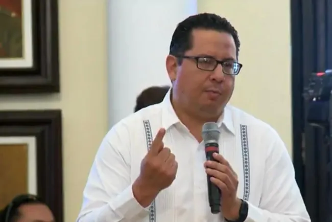 Descartan hacer más rigurosos protocolos COVID en escuelas