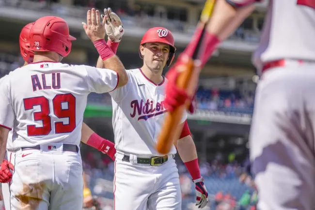 Meneses llega a  13 jonrones