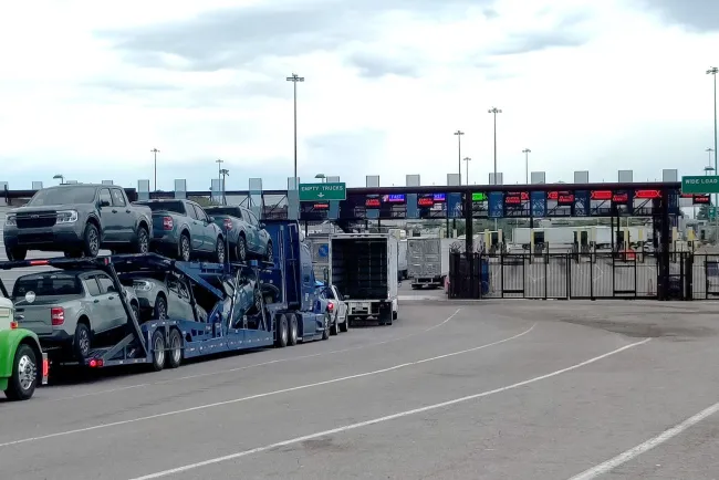 Tienen pérdidas billonarias por retrasos en garitas