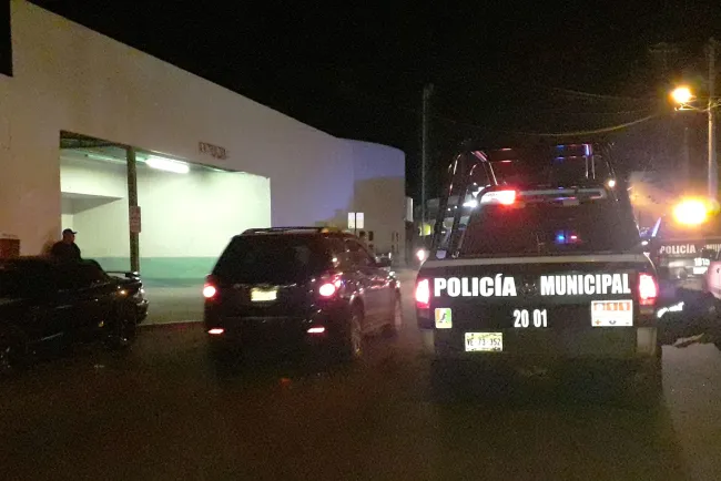 Disparan en la cabeza a hombre cuando trataban de secuestrar a su vecino