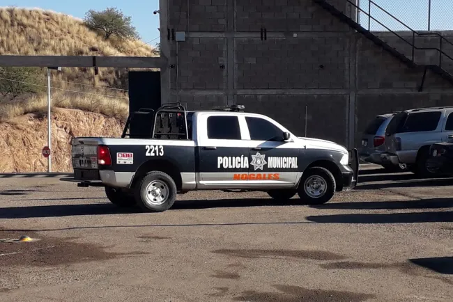 Ataca sujeto a mujer embarazada en Lomas de Anza