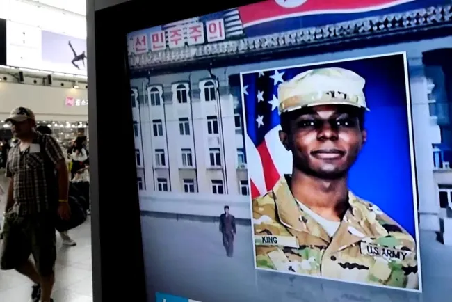 Expulsa Corea del Norte a soldado de EU que cruzó al país