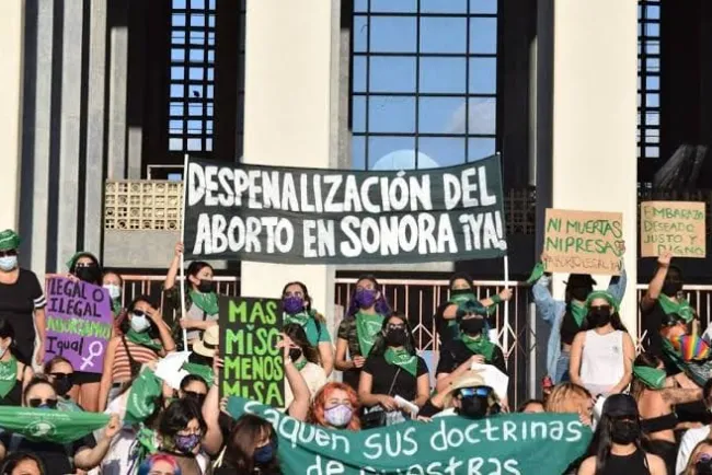 Propone consulta pública sobre tema de despenalización del aborto