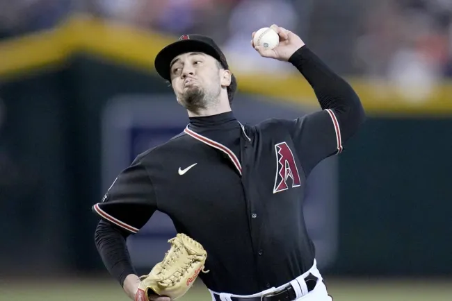 Astros completan barrida a D’backs