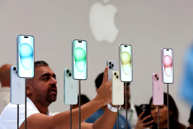 Acepta Apple complicaciones con iPhone 15 Pro; se sobrecalienta