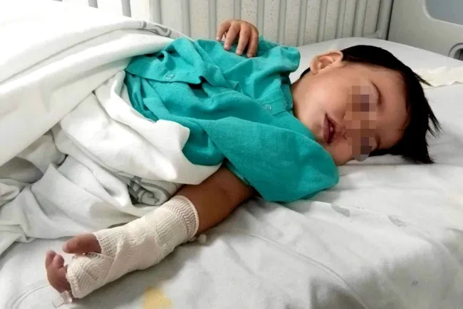 Urgen traslado de bebé con tumor en cabeza