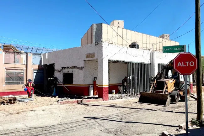 Bajan ventas en Nogales, Arizona; por cierre de garita y largas filas