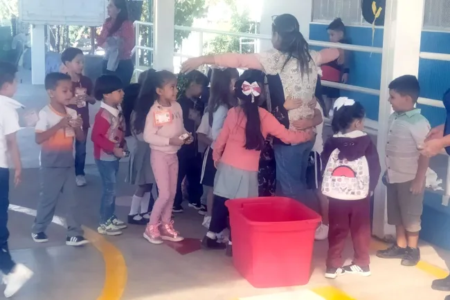 Celebran el Día del Docente