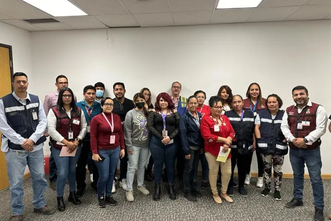 Lleva Bienestar programas a trabajadores de maquiladora