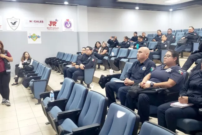 Cursan agentes de Seguridad Pública taller de prevención de violencia