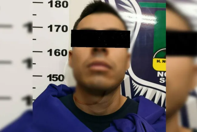 Detienen a conductor por choque; resulta mujer lesionada