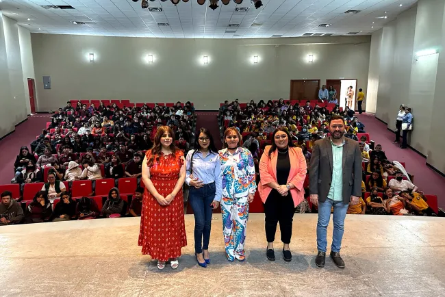Llevan conferencia de salud mental a secundaria y Prepa Municipal