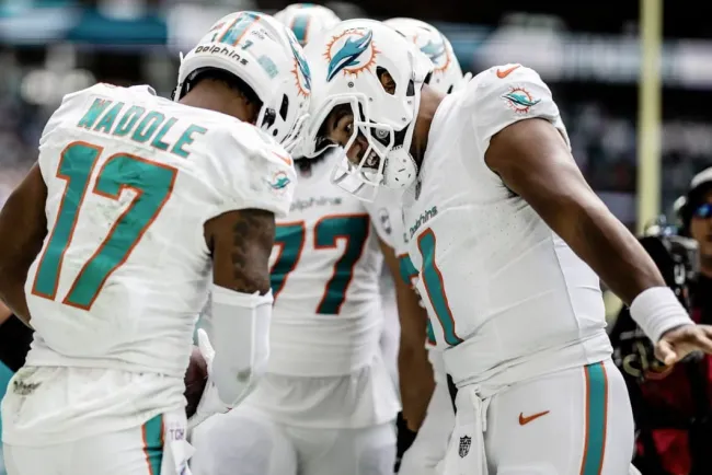 Niners y Delfines amagan récords