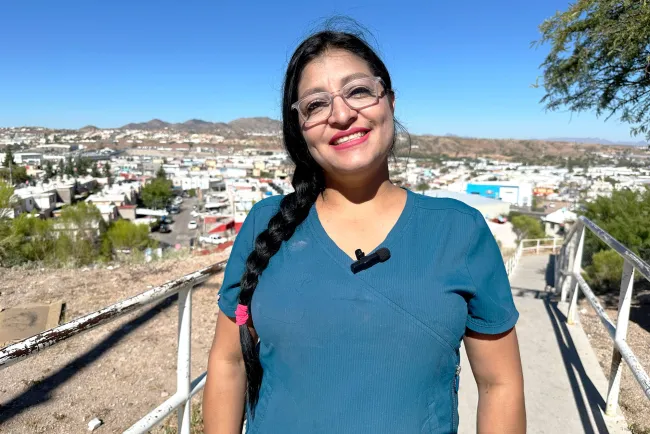 Hacen hamburguesada para restauración de senos