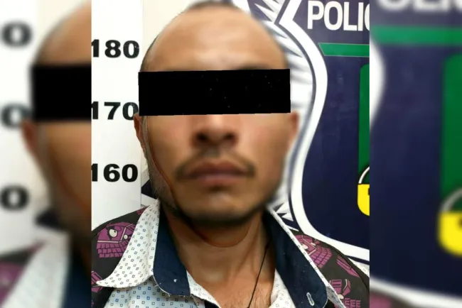 Arrestan a presunto ladrón cuando huía por la calle