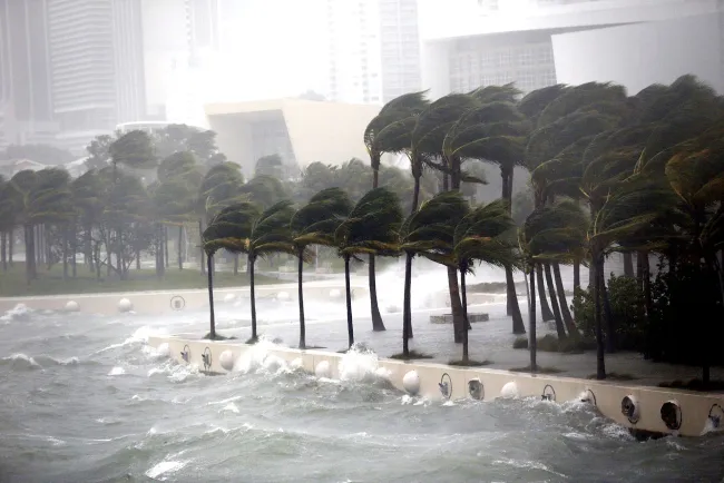 Se intensifica huracán "Norma" a categoría 4 sobre aguas del Pacífico