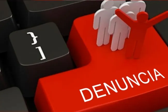 Denuncia mujer a expareja; la amenazó con machete