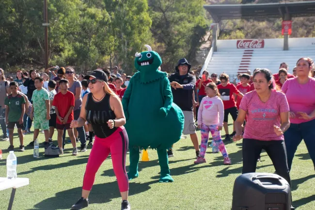 Preside Primera Dama evento multitudinario de estudiantes