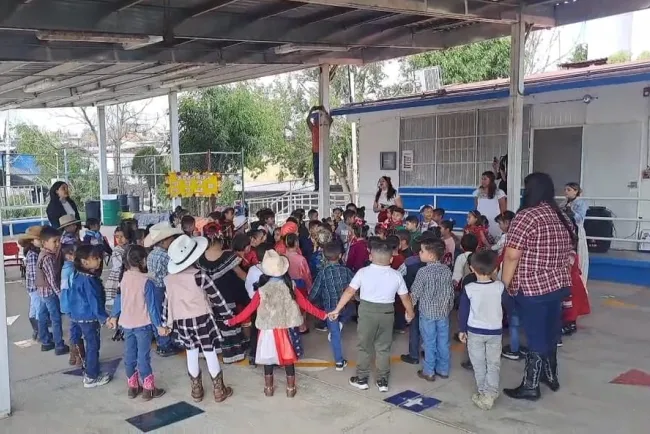Conmemora kínder Día de las Naciones Unidas