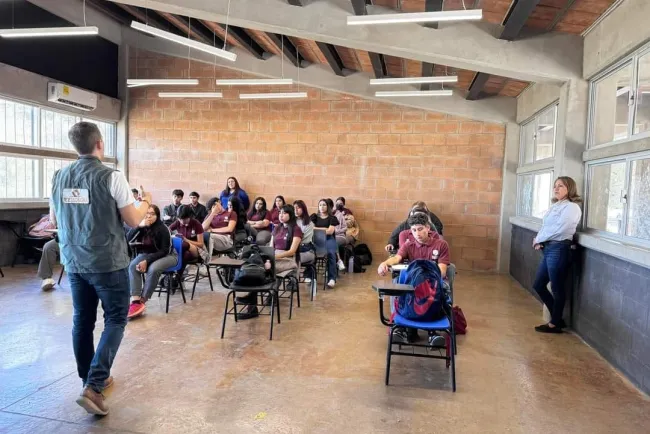 IEE Sonora promueve Mi Primer Voto en la Prepa Municipal