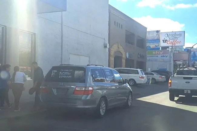 Atiende el DTM problema de autos en venta en vía pública