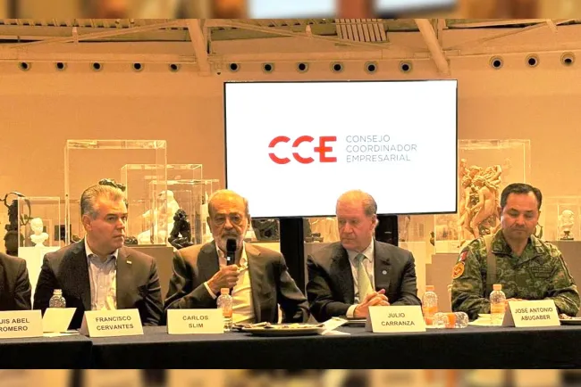 Tardará 2 años reconstrucción de Acapulco estiman empresarios y banqueros