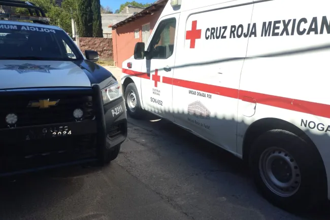 Agrede a mujer su propio hijo con una pala