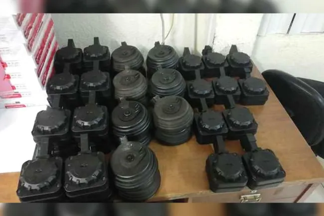 Detienen a mujer estadounidense en posesión de cargadores