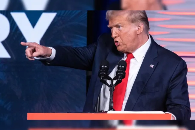 Asegura Trump que si hay Tercera Guerra Mundial, México no existirá