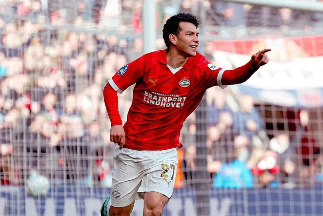 Gol de Lozano al ganar el PSV