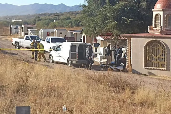 Localizan a joven sin vida en capillas de la Santa Muerte
