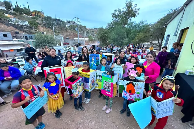 Realizan Café Literario con red vecinal en la Colosio
