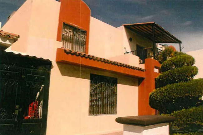 Aseguran en cateo más de 4 mil cartuchos, armas y droga