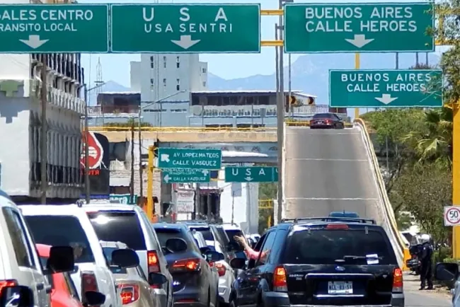 Multarán a ventajosos que se metan a la fila para cruzar a EU