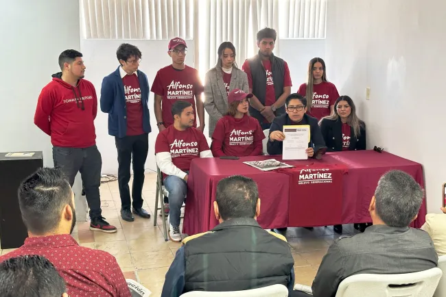 Registran candidatura en Morena para Alfonso Martínez