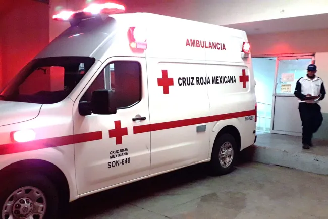 Resulta joven herido por navaja en riña