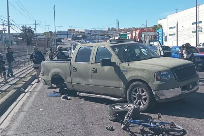 Abandonan vehículos después de enfrentamiento a balazos