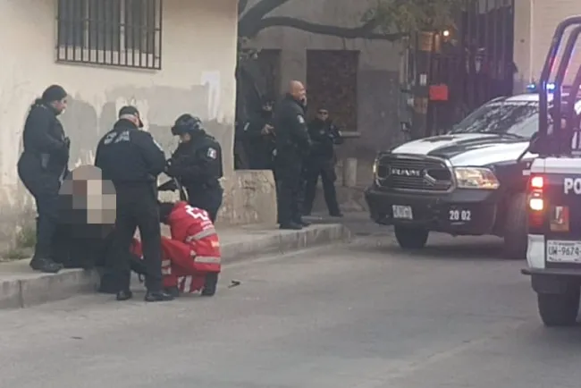 Dispara mujer a sujeto; lo auxilian las autoridades