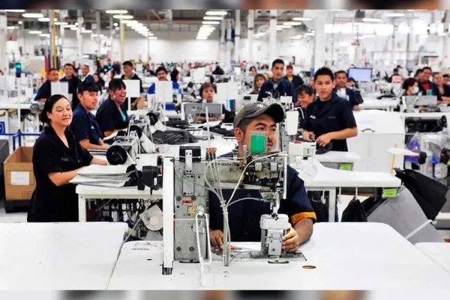 Motiva industria millonaria derrama económica en aguinaldos