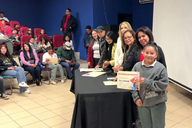 Premian a ganadores de concurso sobre derechos humanos