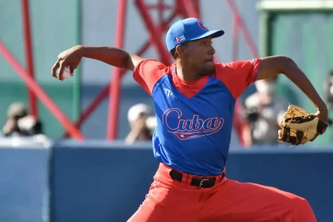 Mirabal llega a las Aguilas