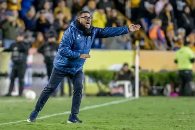 Renuncia a Pumas Antonio Mohamed