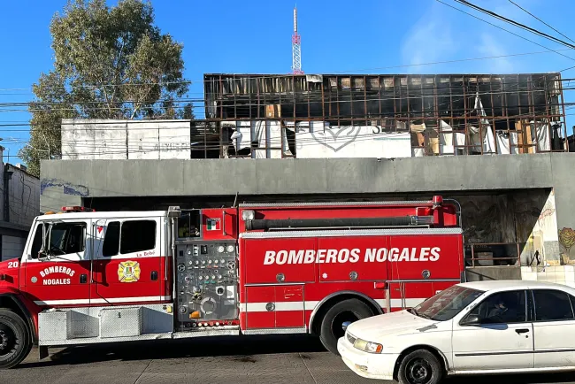Incendian de nueva cuenta edificio de la Tienda del Super Issste