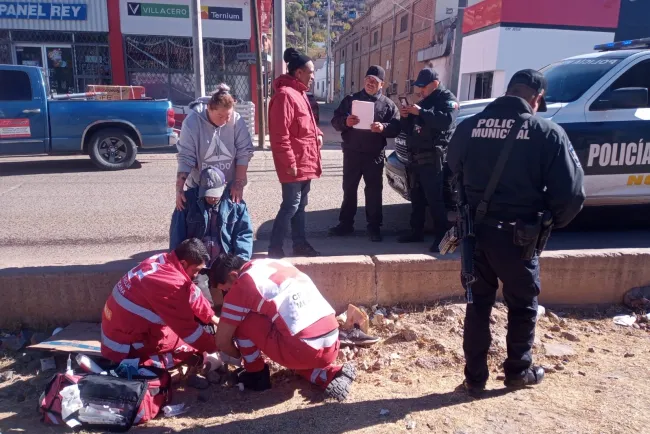 Sufre adulto mayor lesiones de gravedad al cruzar tren