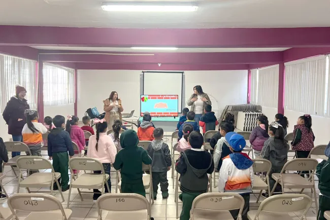 Lleva la Unavim pláticas de prevención a estudiantes