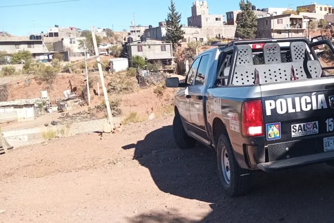 Intenta agredir a su abuela con un cuchillo