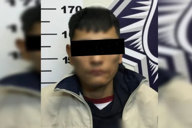 Detienen a estadounidense armado con un machete