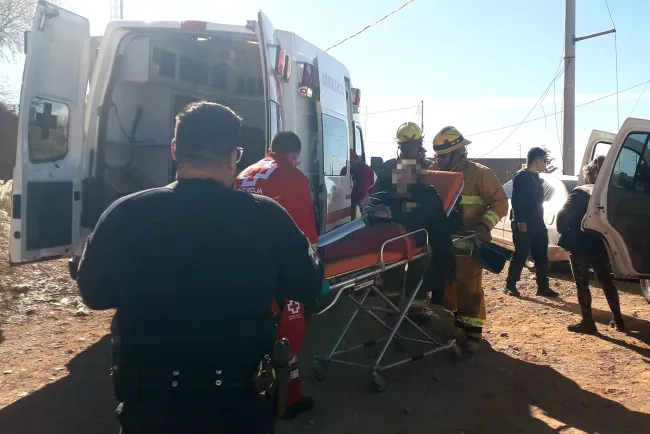 Muere mujer por caída a un barranco