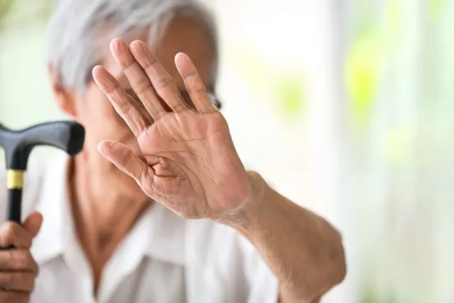 Agrede a mujer de 95 años su propio hijo